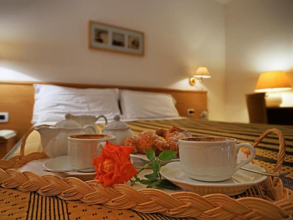 Hotel La Luna Ischia Exterior photo