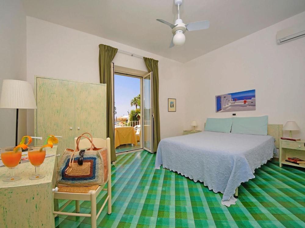 Hotel La Luna Ischia Exterior photo